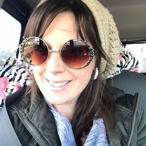 Meet your Posher, Courtney